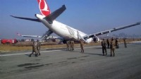 THY uçağı, iniş takımlarındaki duman nedeniyle tahliye edildi