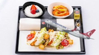 THY’den 'yemeksiz uçuş' uygulaması: İkram almayan yolcu adına bağış yapılacak!