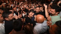 Tahliye edilen İnan Güney ilk olarak babasının evine gitti