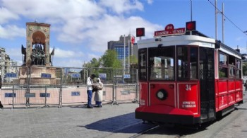 Taksim araç ve yaya trafiğine kapatıldı