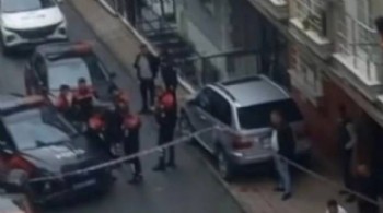 Tartıştığı komşusunun evini kurşunladı!