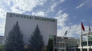 Tepebaşı Belediyesi'ne operasyon: Gözaltına alınan 25 kişi adliyeye sevk edildi