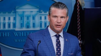 Trump'ı eleştiren generaller bir bir atıldı