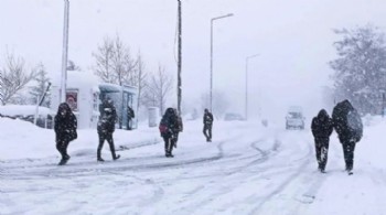 Türkiye beyaza büründü: 2026'nın ilk kar tatili haberleri geldi