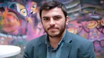 Tutuklu gazeteci İsmail Arı'ya bir dava daha