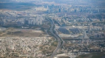 Üç devden milyarlık satış