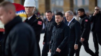 Ukrayna lideri Zelenski, Ankara ziyaretine Anıtkabir ile başladı