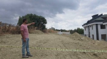 Villanın bahçesinde ceset bulundu!