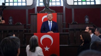 YENİ Parti ilk toplantısını yaptı: Özgür Özel oy birliği ile genel başkan seçildi!