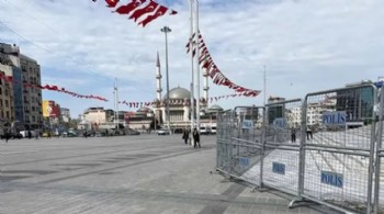 Yasaklı 1 Mayıs! Taksim'e yürümek isteyenlere polis müdahalesi: