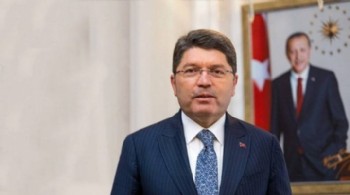 Yılmaz Tunç'tan yargı eleştirilerine cevap: Hakim ve savcılarımızın emeğine saygısızlık yapıyorlar
