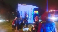 Yolcu otobüsü devrildi: 3 ölü, 32 yaralı