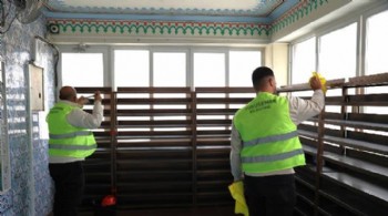 Yunusemre'de camilerde temizlik çalışmaları sürüyor