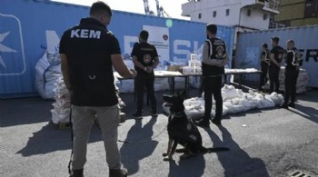 Zehir tacirlerine operasyon