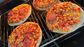 Zincir marketlerde satılan pizza ifşa oldu!
