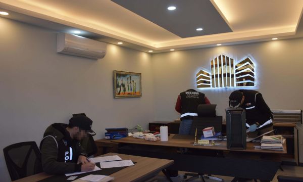 Lüks yaşamları ortaya çıktı... İzmir'de büyük vurgun!