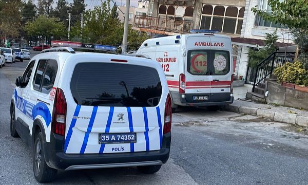 Eşini bıçakla rehin aldı!