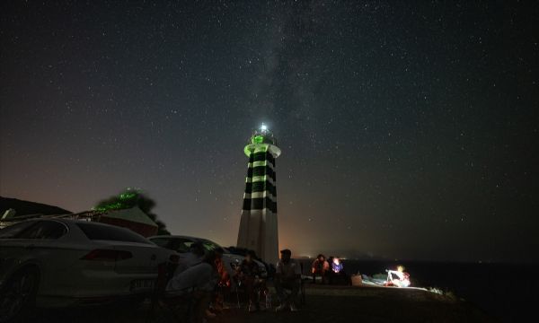 İzmir'de meteor yağmuru gökyüzünü aydınlattı!