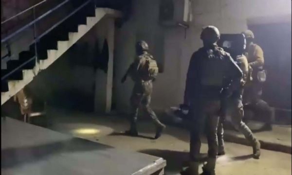 İzmir'de uyuşturucu tacirlerine darbe!