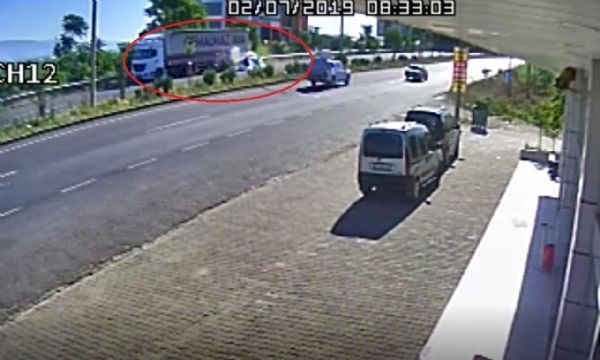 Manisa'daki korkunç kaza kamerada...